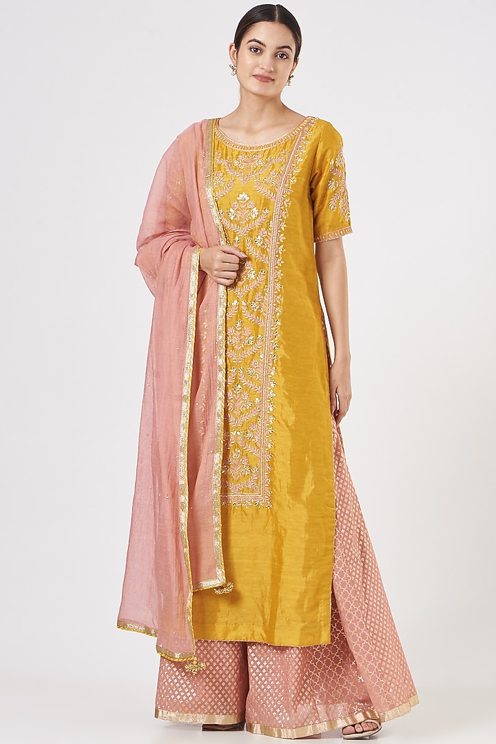 Yellow & Pink Embroidered Kurta Set by Kritika Dawar at Pernia's Pop Up Shop