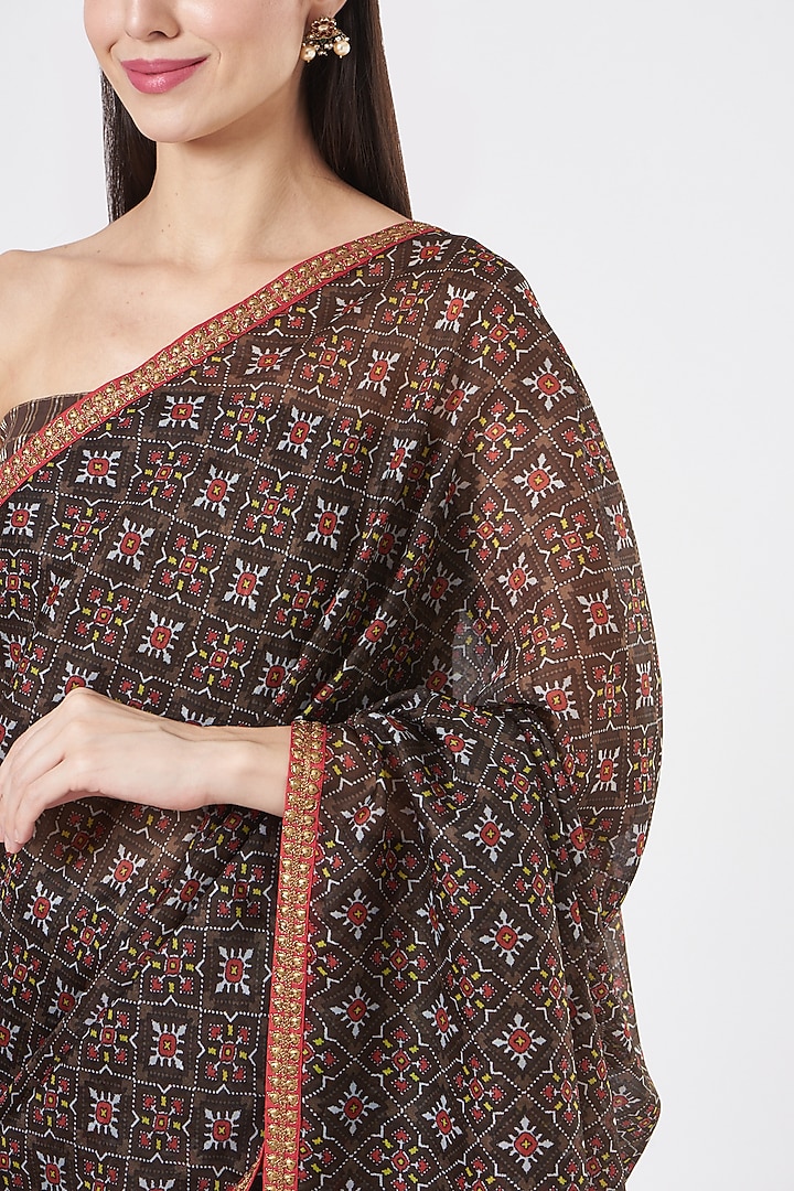 Brown Ikat Printed Wedding Saree Set by Kritika Dawar at Pernia's Pop Up Shop