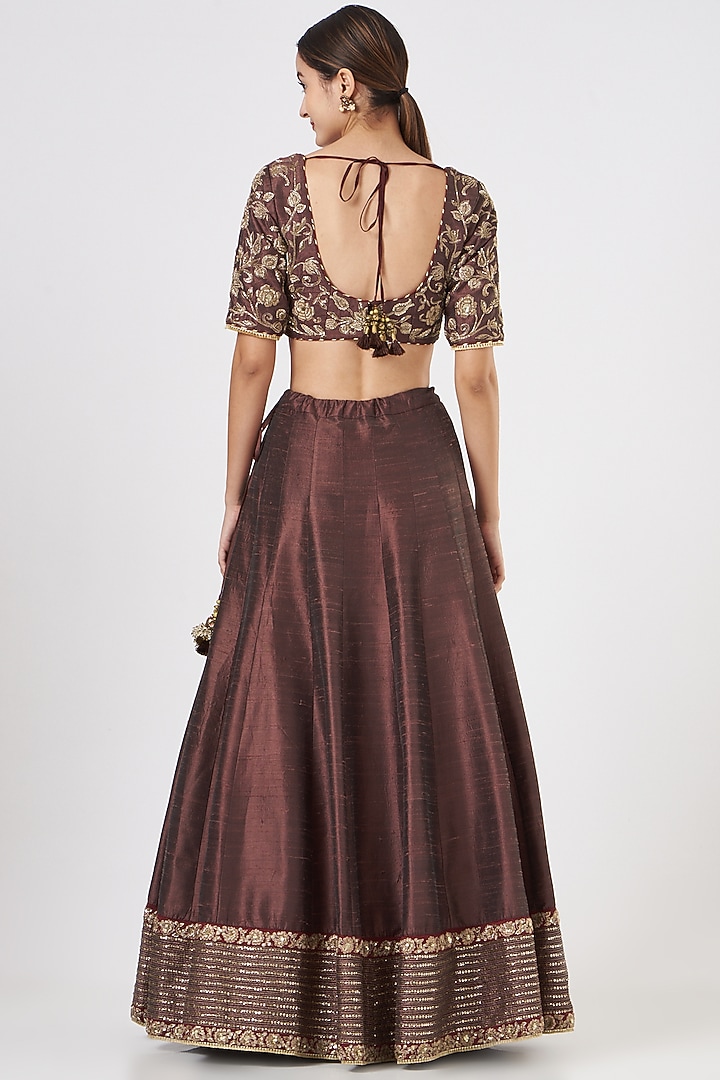 Brown Embroidered Wedding Lehenga Set by Kritika Dawar at Pernia's Pop Up Shop