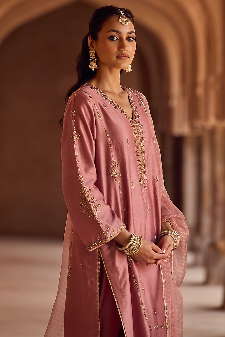 Blush Pink Silk Chanderi Hand Embroidered Kurta Set by Kritika Dawar at Pernia's Pop Up Shop