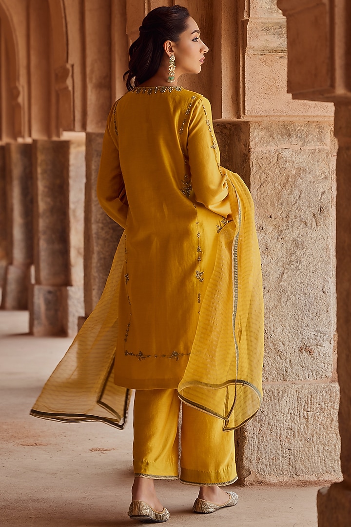 Mustard Yellow Silk Chanderi Hand Embroidered Kurta Set by Kritika Dawar at Pernia's Pop Up Shop