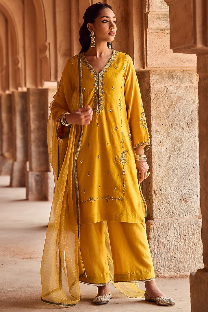 Mustard Yellow Silk Chanderi Hand Embroidered Kurta Set by Kritika Dawar at Pernia's Pop Up Shop