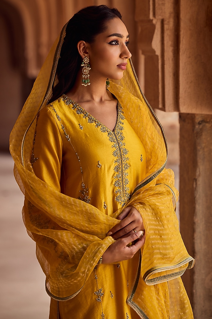 Mustard Yellow Silk Chanderi Hand Embroidered Kurta Set by Kritika Dawar at Pernia's Pop Up Shop
