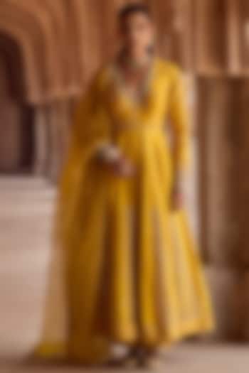 Yellow Silk Aari Embroidered Bridal Anarkali Set by Kritika Dawar at Pernia's Pop Up Shop