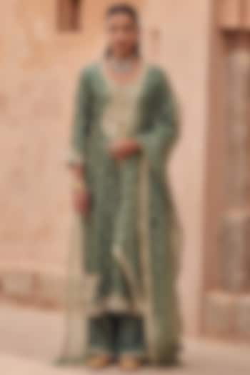 Green Silk Pearl Embroidered Kurta Set by Kritika Dawar at Pernia's Pop Up Shop