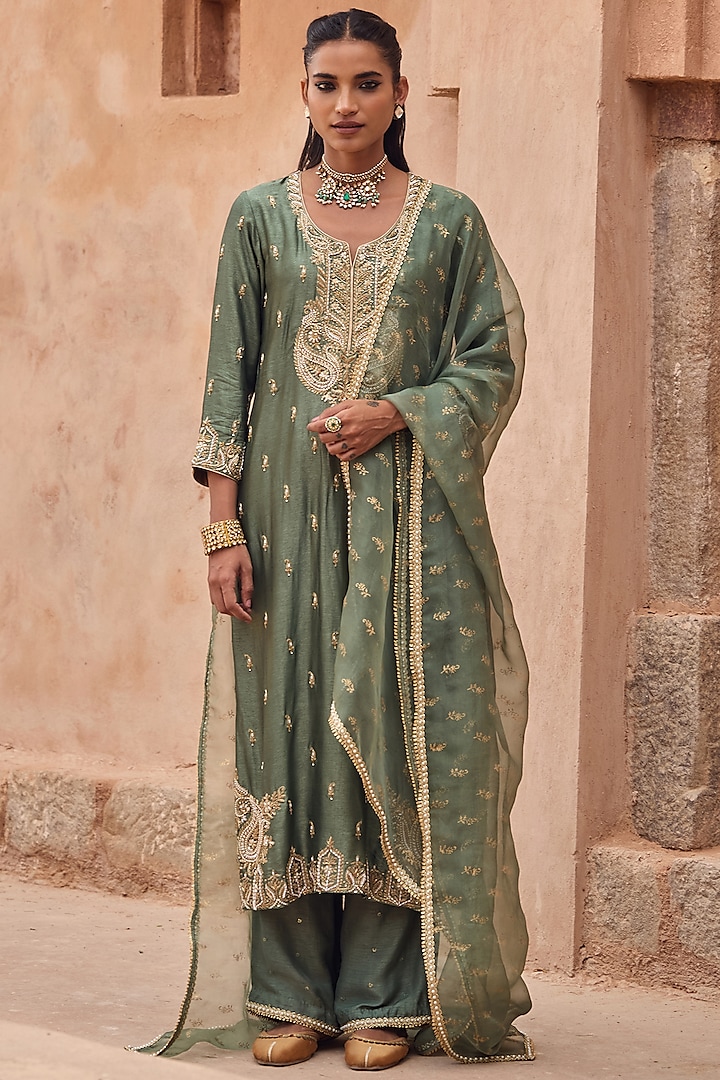 Green Silk Pearl Embroidered Kurta Set by Kritika Dawar at Pernia's Pop Up Shop