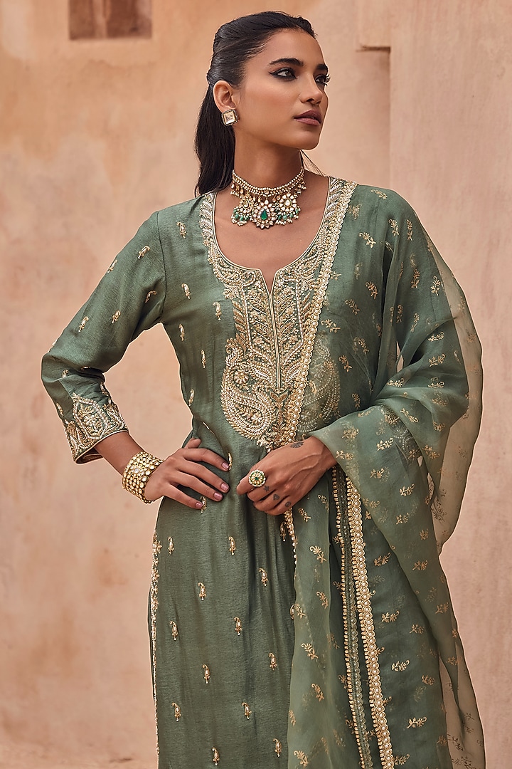 Green Silk Pearl Embroidered Kurta Set by Kritika Dawar at Pernia's Pop Up Shop