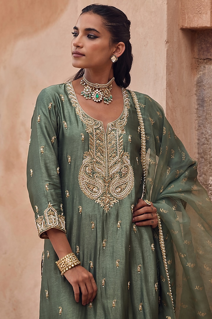 Green Silk Pearl Embroidered Kurta Set by Kritika Dawar at Pernia's Pop Up Shop