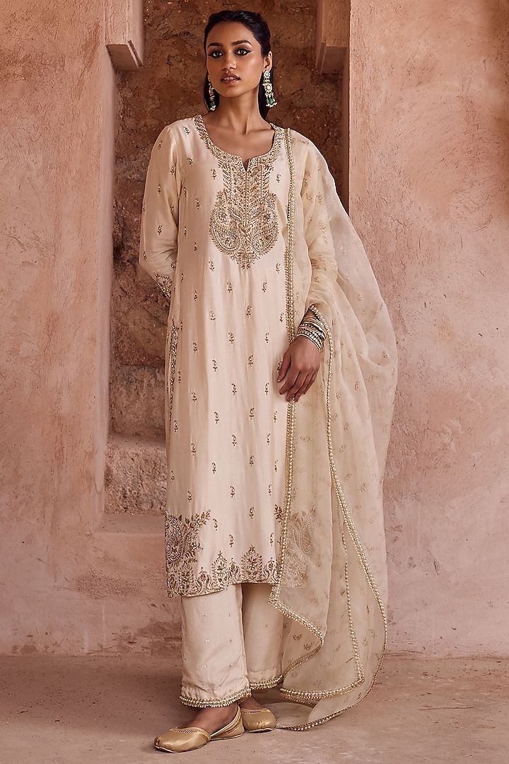 Ivory Silk Pearl Embroidered Kurta Set by Kritika Dawar at Pernia's Pop Up Shop