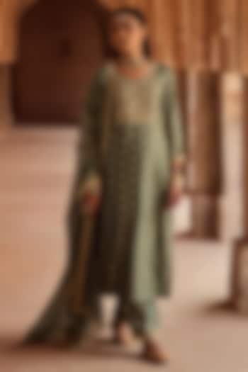 Sage Green Silk Chanderi & Banaras Silk Chanderi Zari Embroidered Kurta Set by Kritika Dawar at Pernia's Pop Up Shop