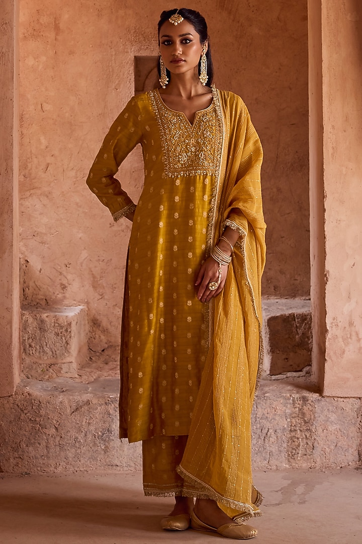 Yellow Banarasi Silk Chanderi Dabka Embroidered Kurta Set by Kritika Dawar at Pernia's Pop Up Shop