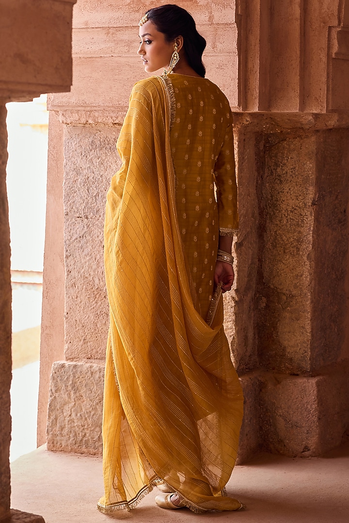 Yellow Banarasi Silk Chanderi Dabka Embroidered Kurta Set by Kritika Dawar at Pernia's Pop Up Shop