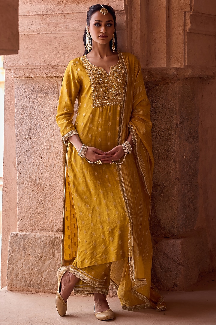 Yellow Banarasi Silk Chanderi Dabka Embroidered Kurta Set by Kritika Dawar at Pernia's Pop Up Shop