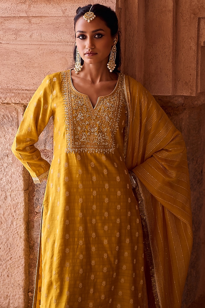 Yellow Banarasi Silk Chanderi Dabka Embroidered Kurta Set by Kritika Dawar at Pernia's Pop Up Shop
