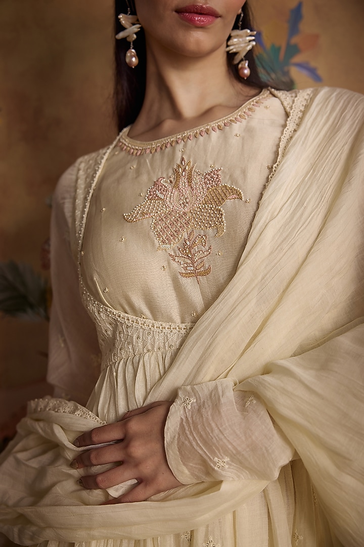 Ivory Chanderi Hand Embroidered Party Wear Anarkali Set by Kritika Dawar at Pernia's Pop Up Shop