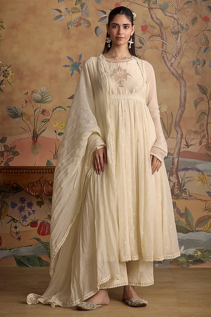 Ivory Chanderi Hand Embroidered Party Wear Anarkali Set by Kritika Dawar at Pernia's Pop Up Shop