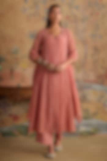 Blush Pink Chanderi Thread Embroidered A-Line Kurta Set by Kritika Dawar at Pernia's Pop Up Shop