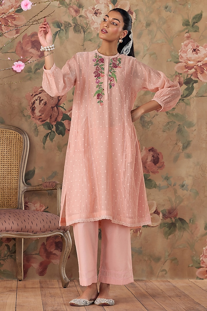 Blush Pink Chanderi Thread Embroidered Kurta Set by Kritika Dawar at Pernia's Pop Up Shop