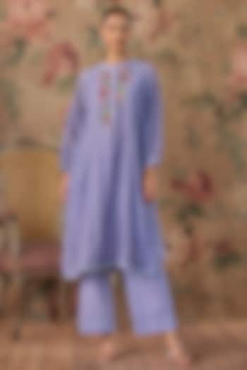 Violet Chanderi Thread Embroidered Kurta Set by Kritika Dawar at Pernia's Pop Up Shop