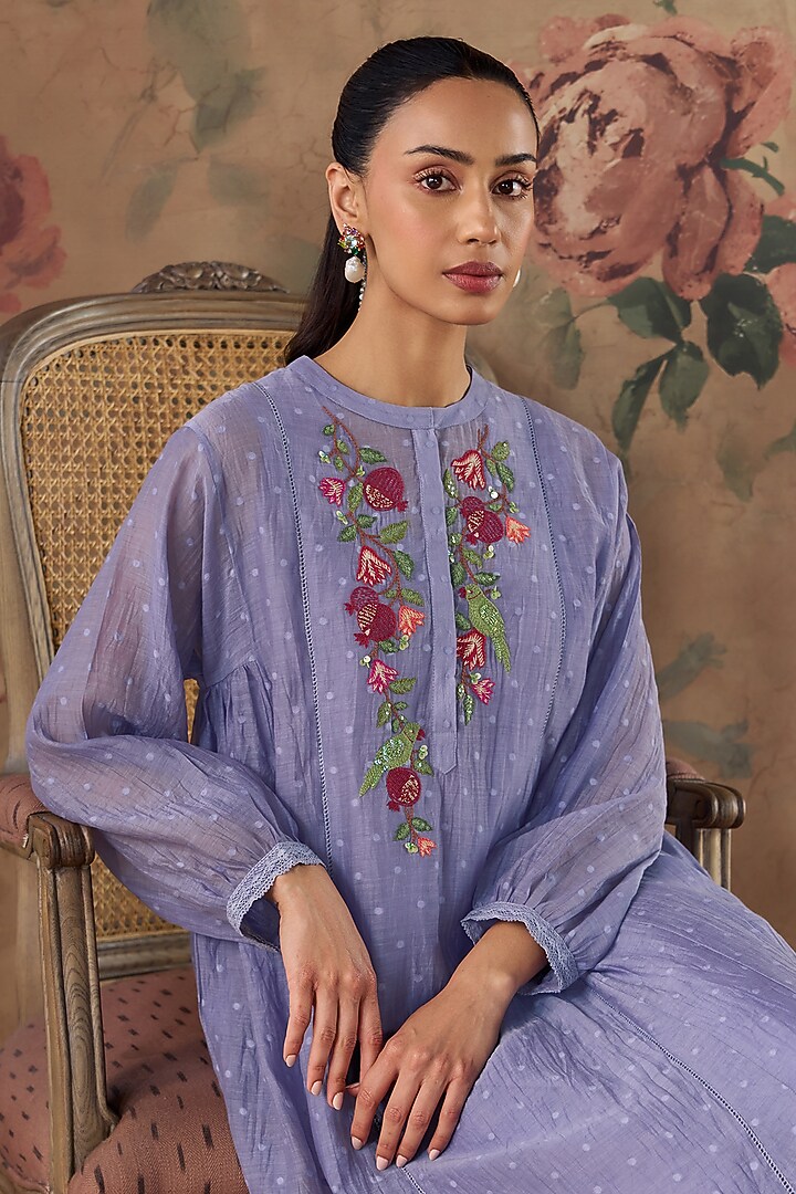Violet Chanderi Thread Embroidered Kurta Set by Kritika Dawar at Pernia's Pop Up Shop