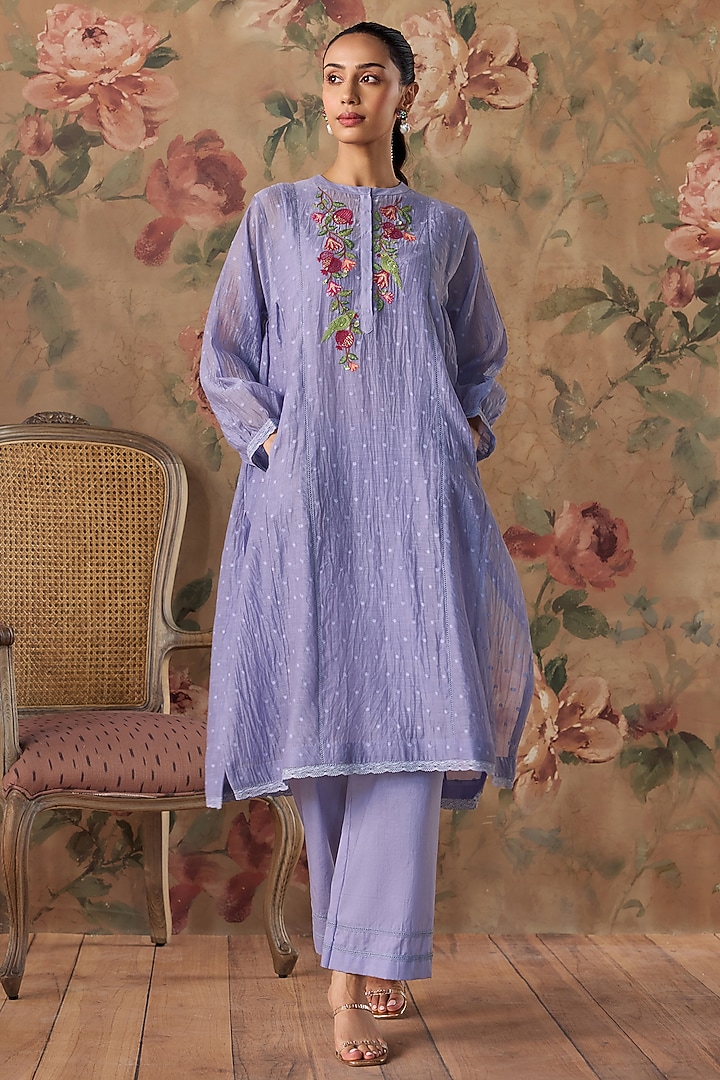 Violet Chanderi Thread Embroidered Kurta Set by Kritika Dawar at Pernia's Pop Up Shop
