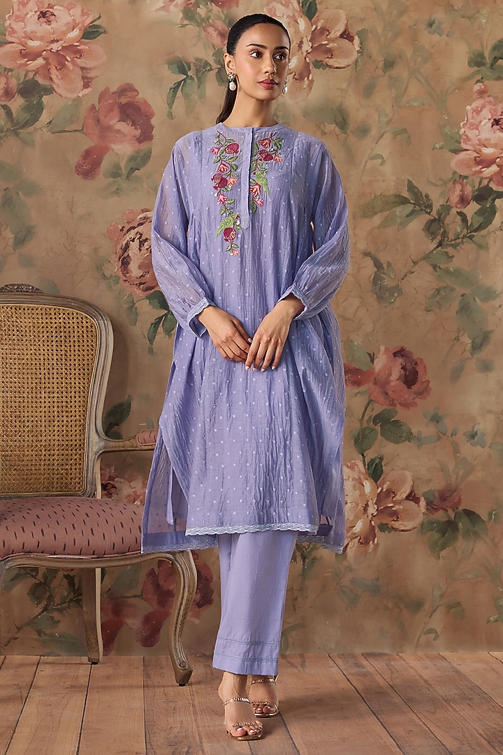 Violet Chanderi Thread Embroidered Kurta Set by Kritika Dawar at Pernia's Pop Up Shop