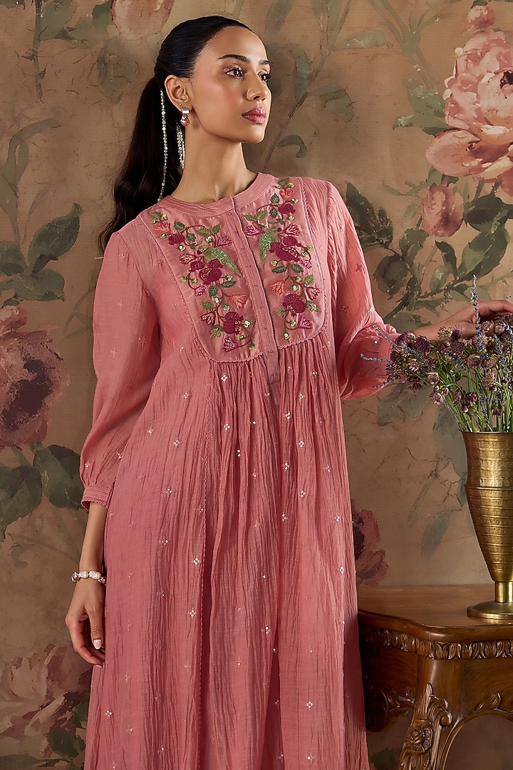 Blush Pink Chanderi Thread Embroidered Gathered Tunic Set by Kritika Dawar at Pernia's Pop Up Shop
