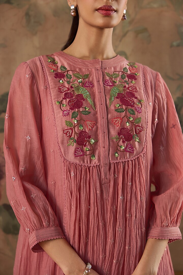 Blush Pink Chanderi Thread Embroidered Gathered Tunic Set by Kritika Dawar at Pernia's Pop Up Shop