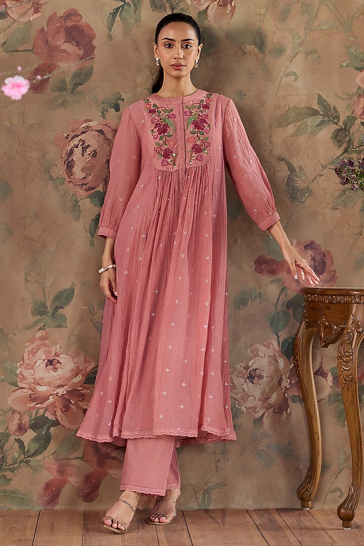 Blush Pink Chanderi Thread Embroidered Gathered Tunic Set by Kritika Dawar at Pernia's Pop Up Shop