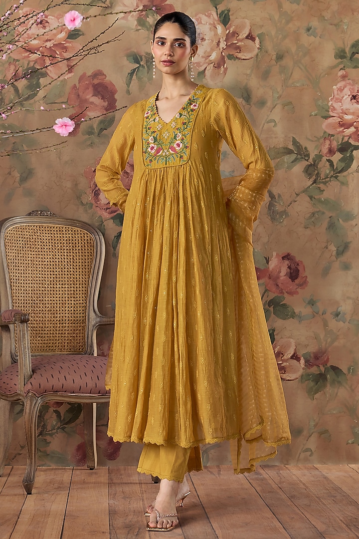 Mustard Chanderi Thread Embroidered A-Line Kurta Set by Kritika Dawar at Pernia's Pop Up Shop