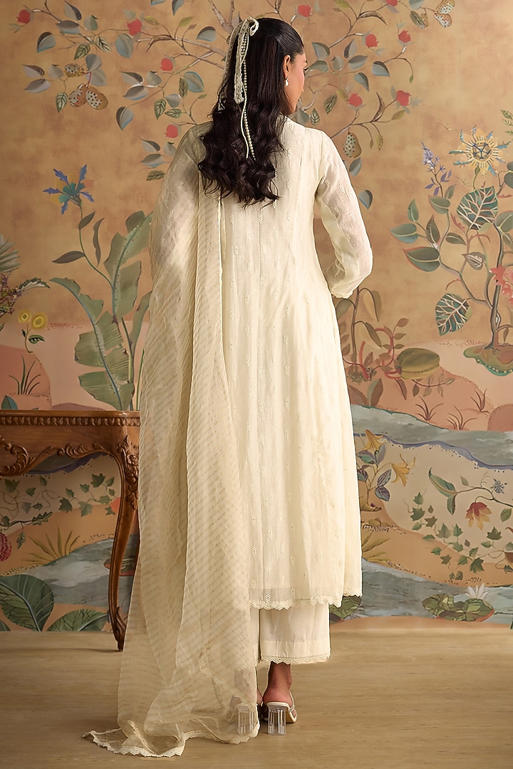 Ivory Chanderi Thread Embroidered A-Line Kurta Set by Kritika Dawar at Pernia's Pop Up Shop