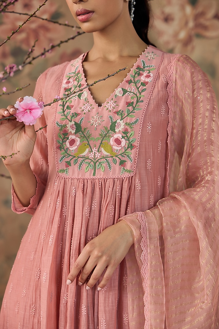 Blush Pink Chanderi Thread Embroidered A-Line Kurta Set by Kritika Dawar at Pernia's Pop Up Shop