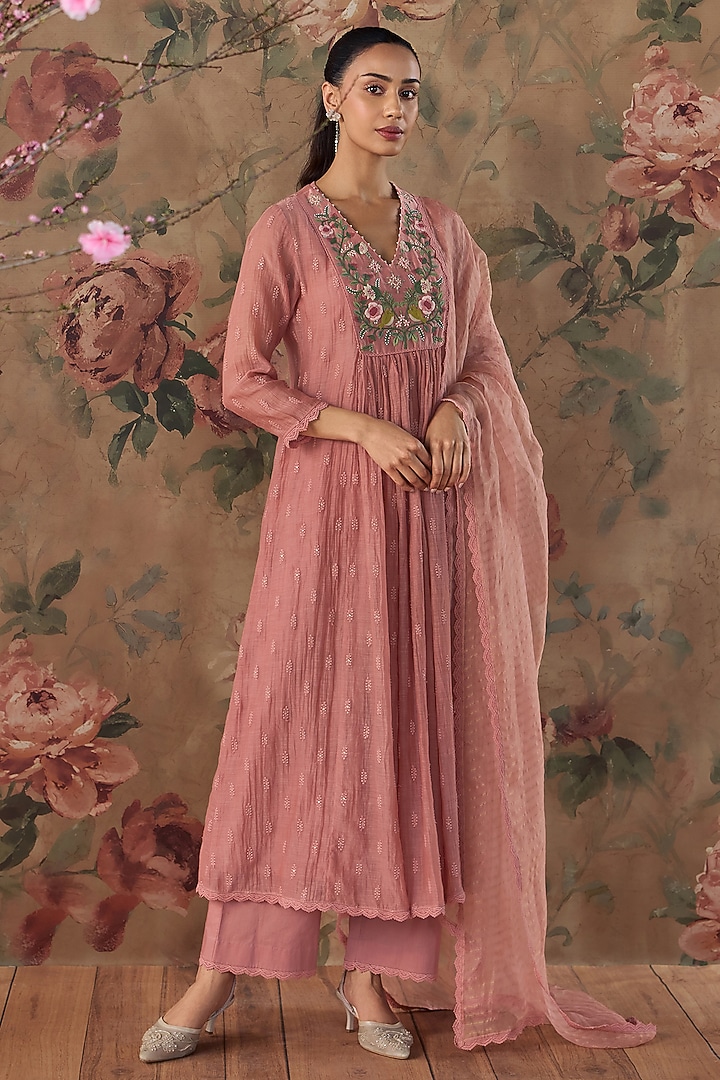 Blush Pink Chanderi Thread Embroidered A-Line Kurta Set by Kritika Dawar at Pernia's Pop Up Shop