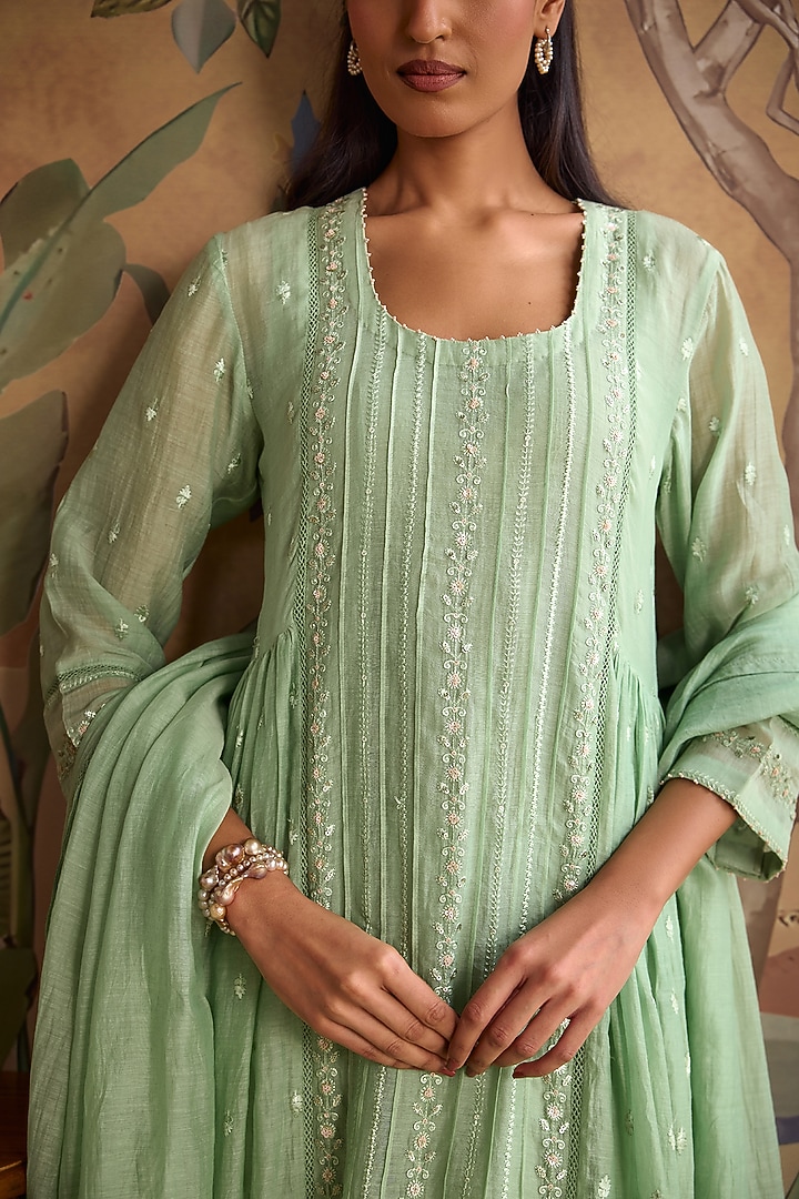 Mint Green Chanderi Sequins Embroidered Kurta Set by Kritika Dawar at Pernia's Pop Up Shop