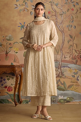 Ivory Chanderi Sequins Embroidered Kurta Set by Kritika Dawar
