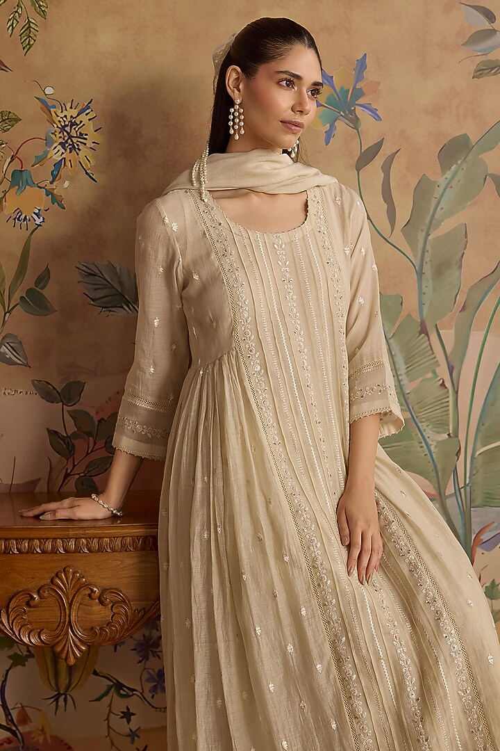 Ivory Chanderi Sequins Embroidered Kurta Set by Kritika Dawar at Pernia's Pop Up Shop