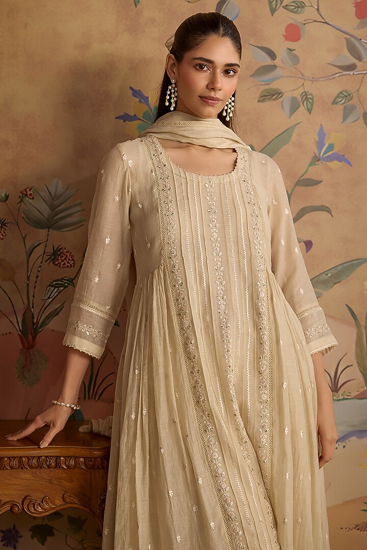 Ivory Chanderi Sequins Embroidered Kurta Set by Kritika Dawar at Pernia's Pop Up Shop