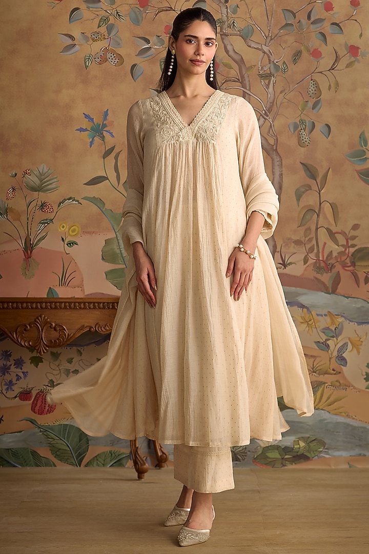 Ivory Chanderi Block Printed Kurta Set by Kritika Dawar at Pernia's Pop Up Shop