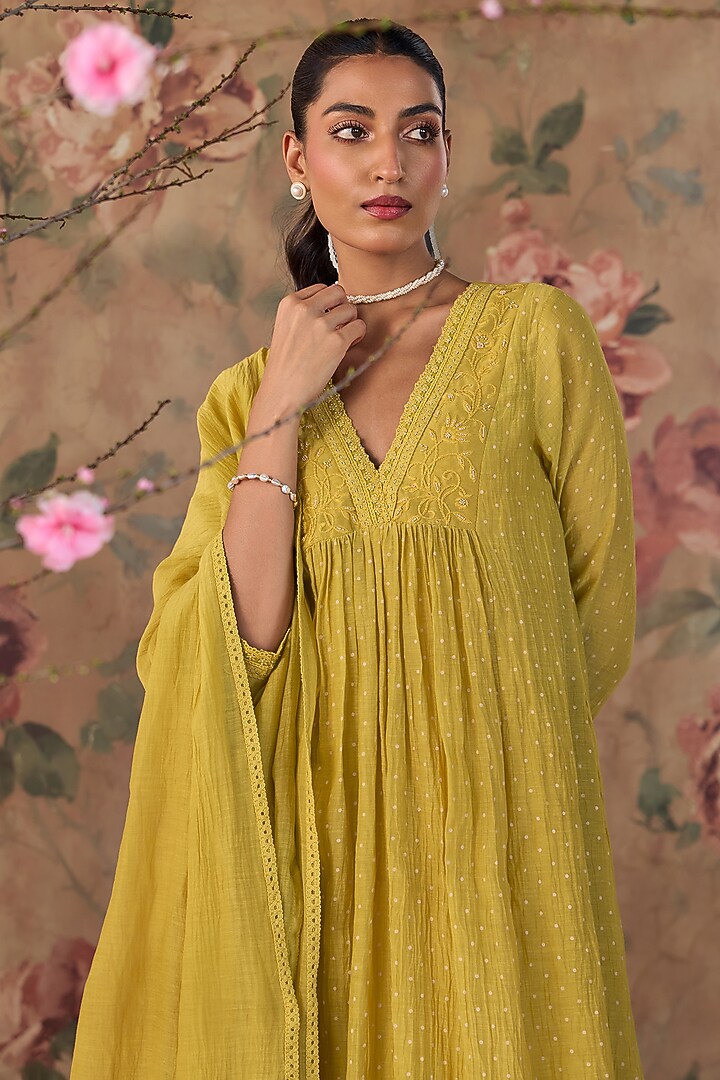 Yellow Chanderi Block Printed Kurta Set by Kritika Dawar at Pernia's Pop Up Shop