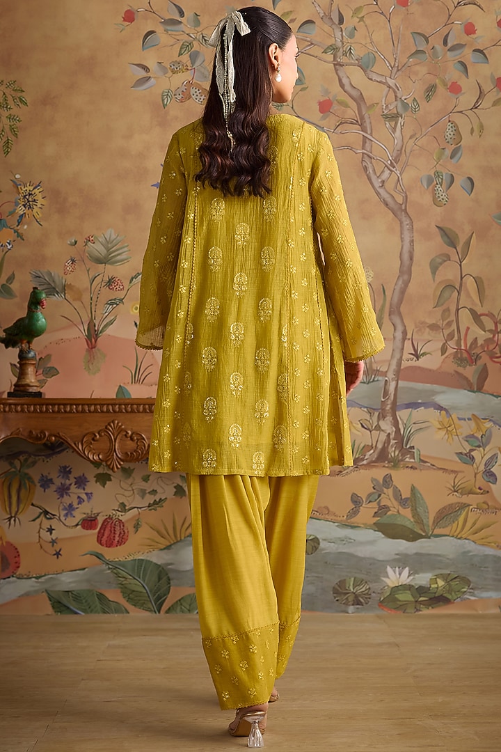 Yellow Chanderi Floral Embroidered A-Line Kurta Set by Kritika Dawar at Pernia's Pop Up Shop