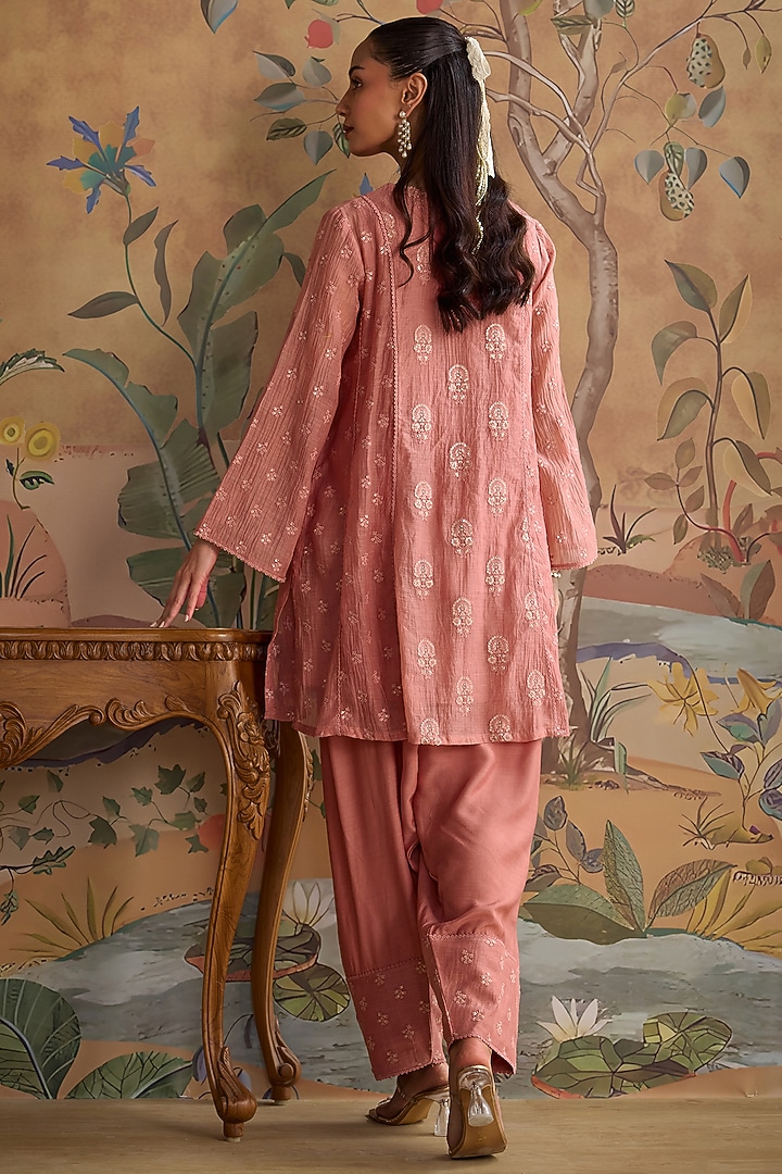 Blush Pink Chanderi Floral Embroidered A-Line Kurta Set by Kritika Dawar at Pernia's Pop Up Shop