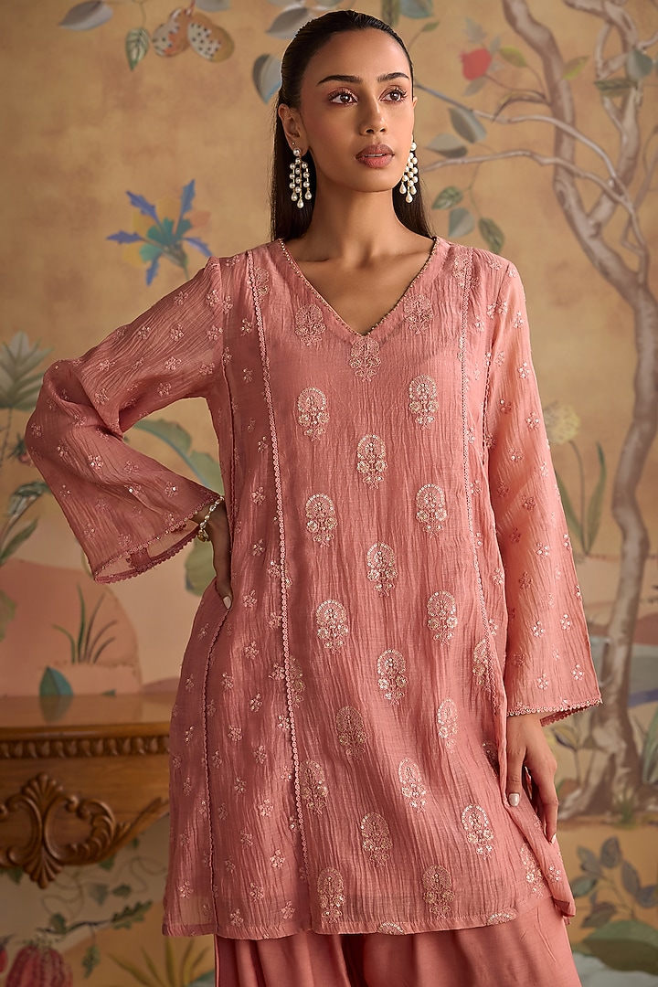 Blush Pink Chanderi Floral Embroidered A-Line Kurta Set by Kritika Dawar at Pernia's Pop Up Shop