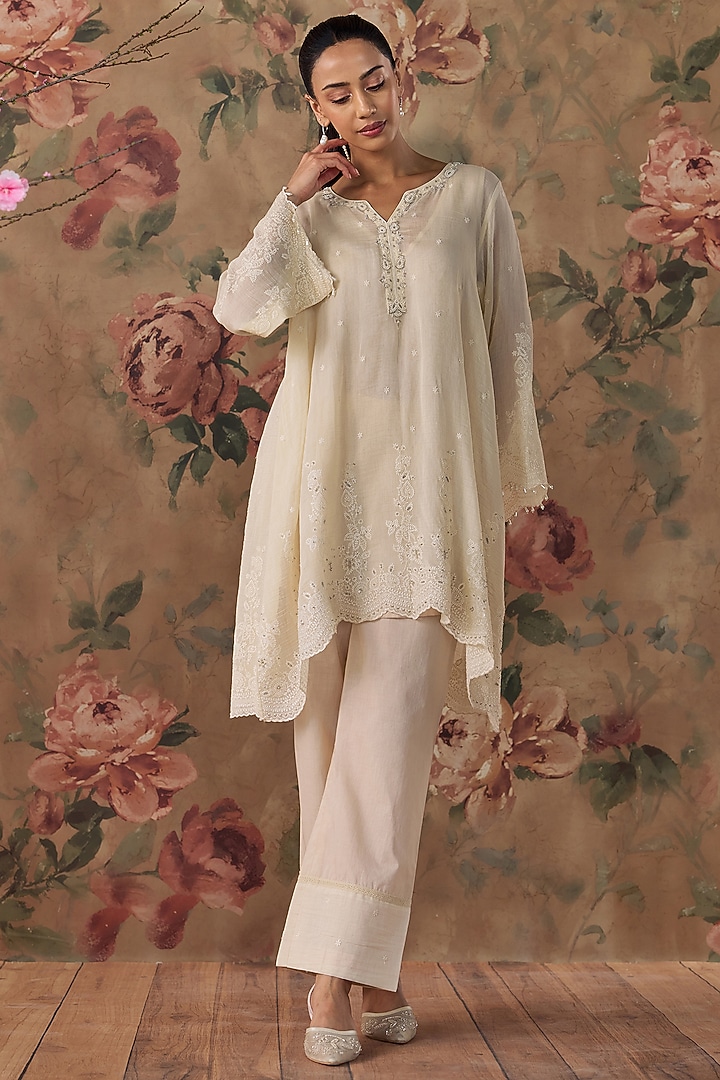 Ivory Chanderi Embroidered Flowy Co-Ord Set by Kritika Dawar at Pernia's Pop Up Shop