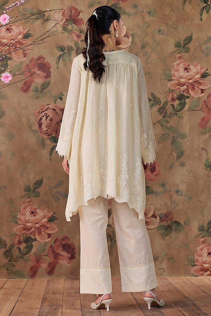 Ivory Chanderi Embroidered Flowy Co-Ord Set by Kritika Dawar at Pernia's Pop Up Shop