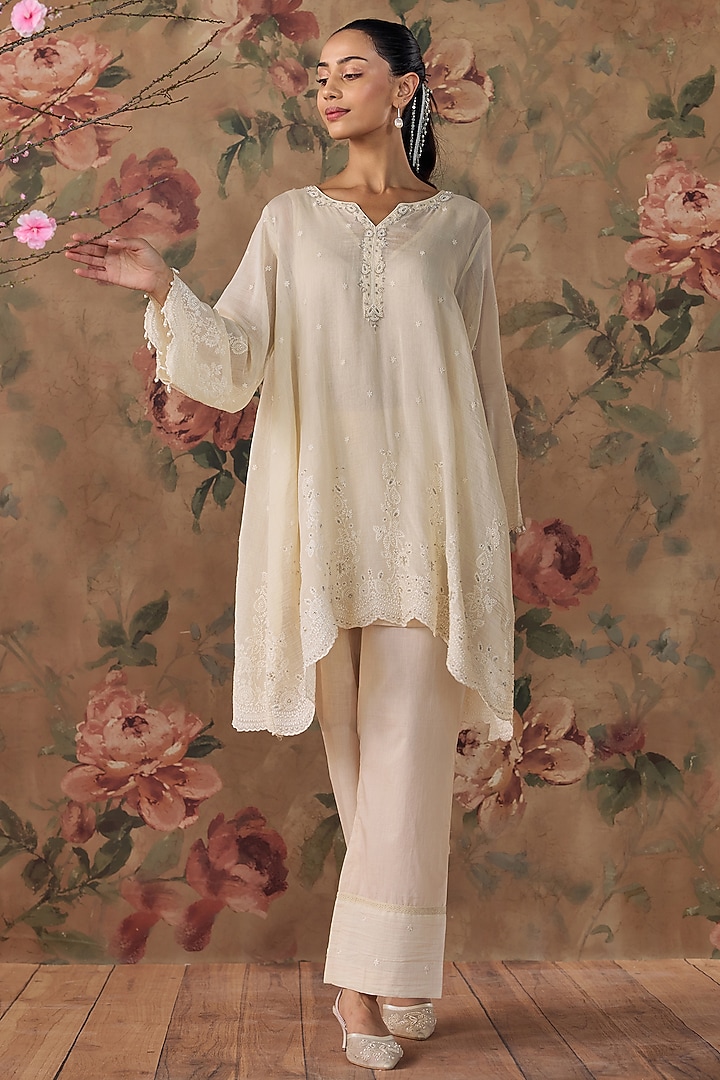 Ivory Chanderi Embroidered Flowy Co-Ord Set by Kritika Dawar at Pernia's Pop Up Shop