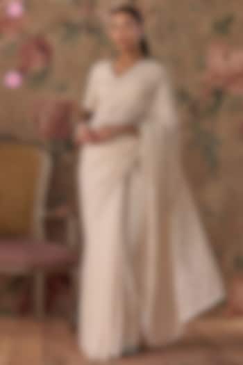Ivory Chanderi Floral Embroidered Wedding Saree Set by Kritika Dawar at Pernia's Pop Up Shop