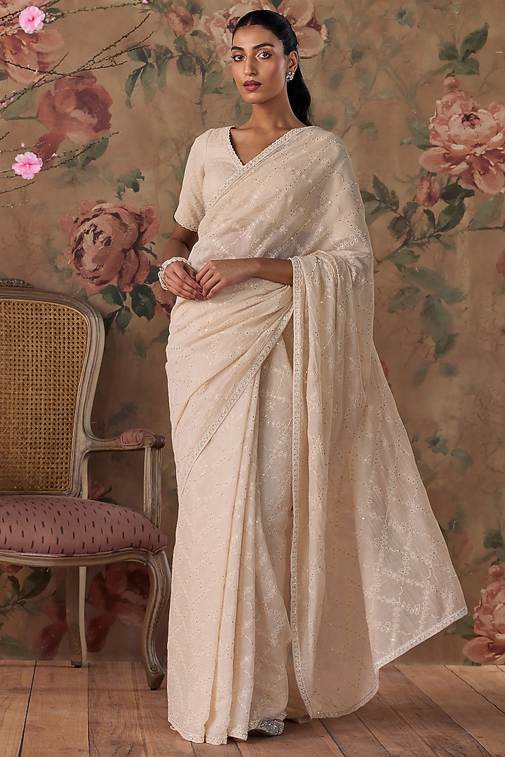 Ivory Chanderi Floral Embroidered Wedding Saree Set by Kritika Dawar at Pernia's Pop Up Shop