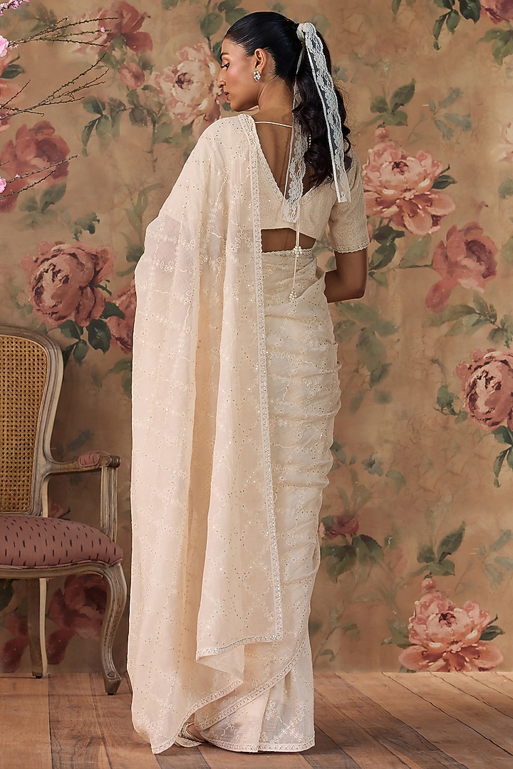 Ivory Chanderi Floral Embroidered Wedding Saree Set by Kritika Dawar at Pernia's Pop Up Shop