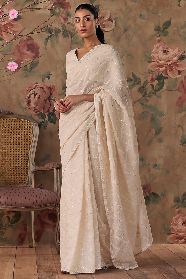 Ivory Chanderi Floral Embroidered Wedding Saree Set by Kritika Dawar at Pernia's Pop Up Shop