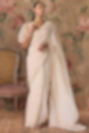 Ivory Chanderi Floral Embroidered Wedding Saree Set by Kritika Dawar at Pernia's Pop Up Shop